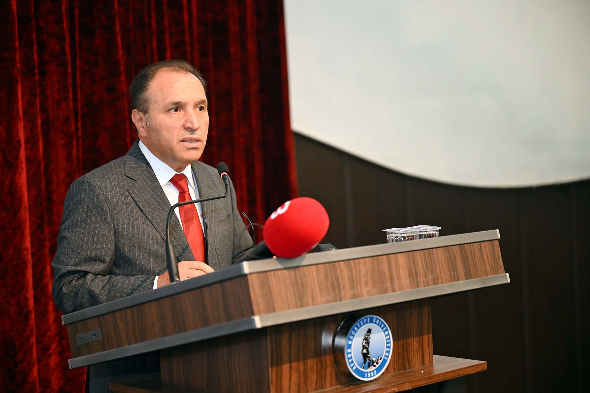 “15 Temmuzda Türk Milletinin Özgürlüğüne Pranga Vurulmak İstendi”