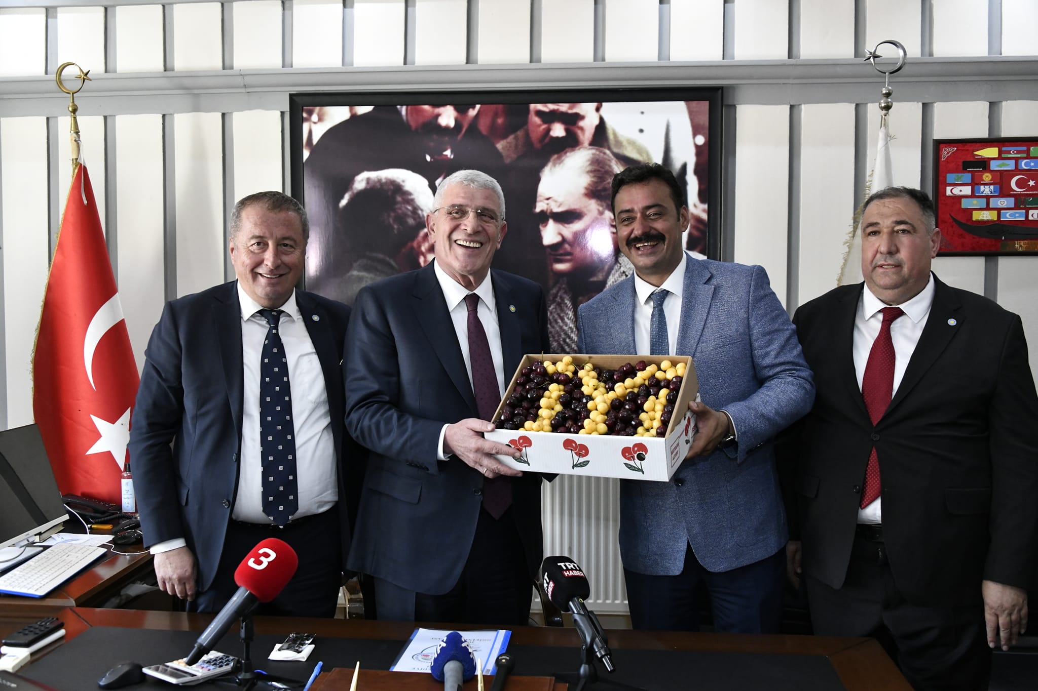 İYİ Partili Olgun Lideri Dervişoğlu'yu Yalnız Bırakmıyor
