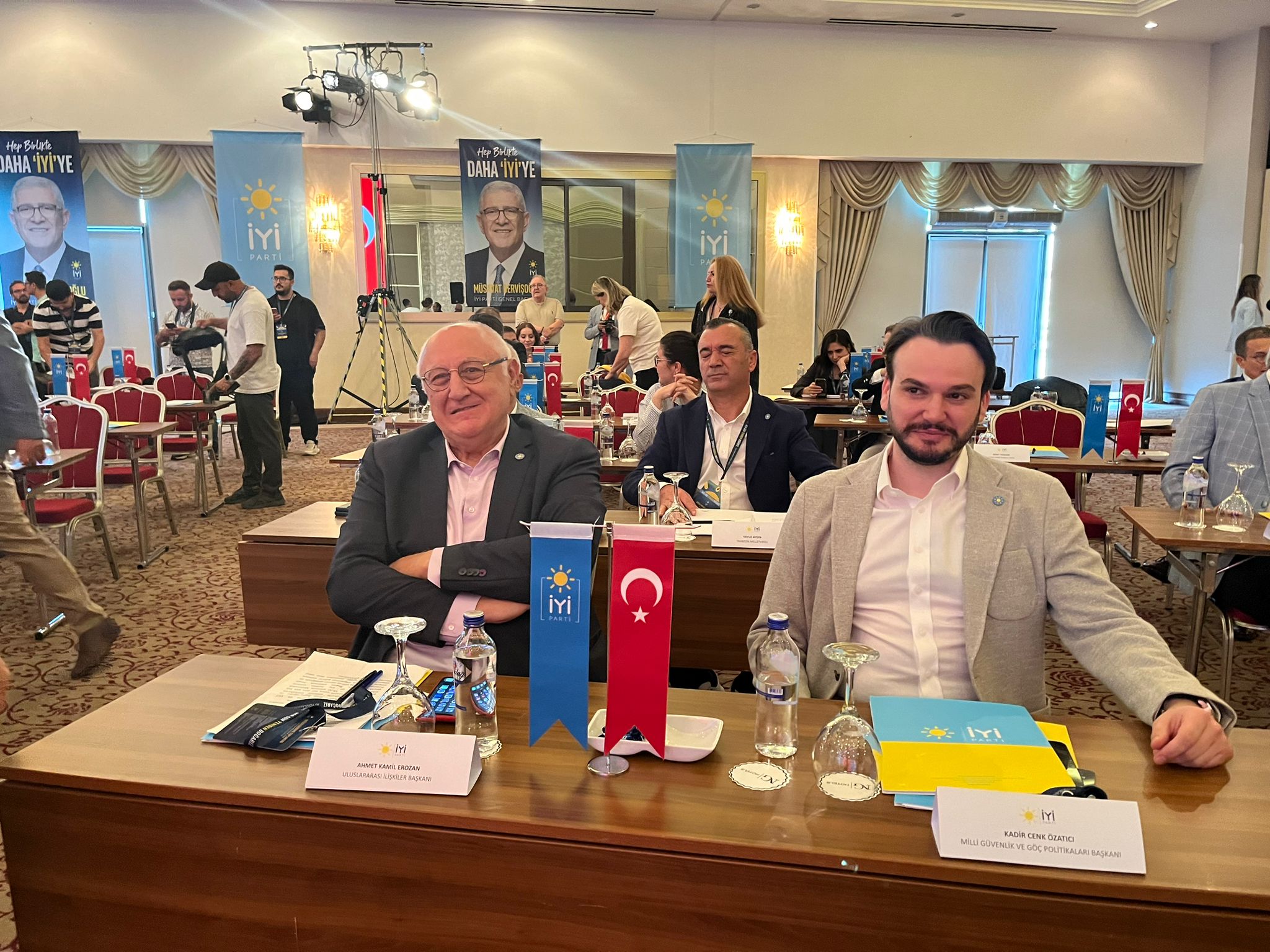 İYİ Partili Kurmaylar Toplantıda Yerini Almaya Başladı