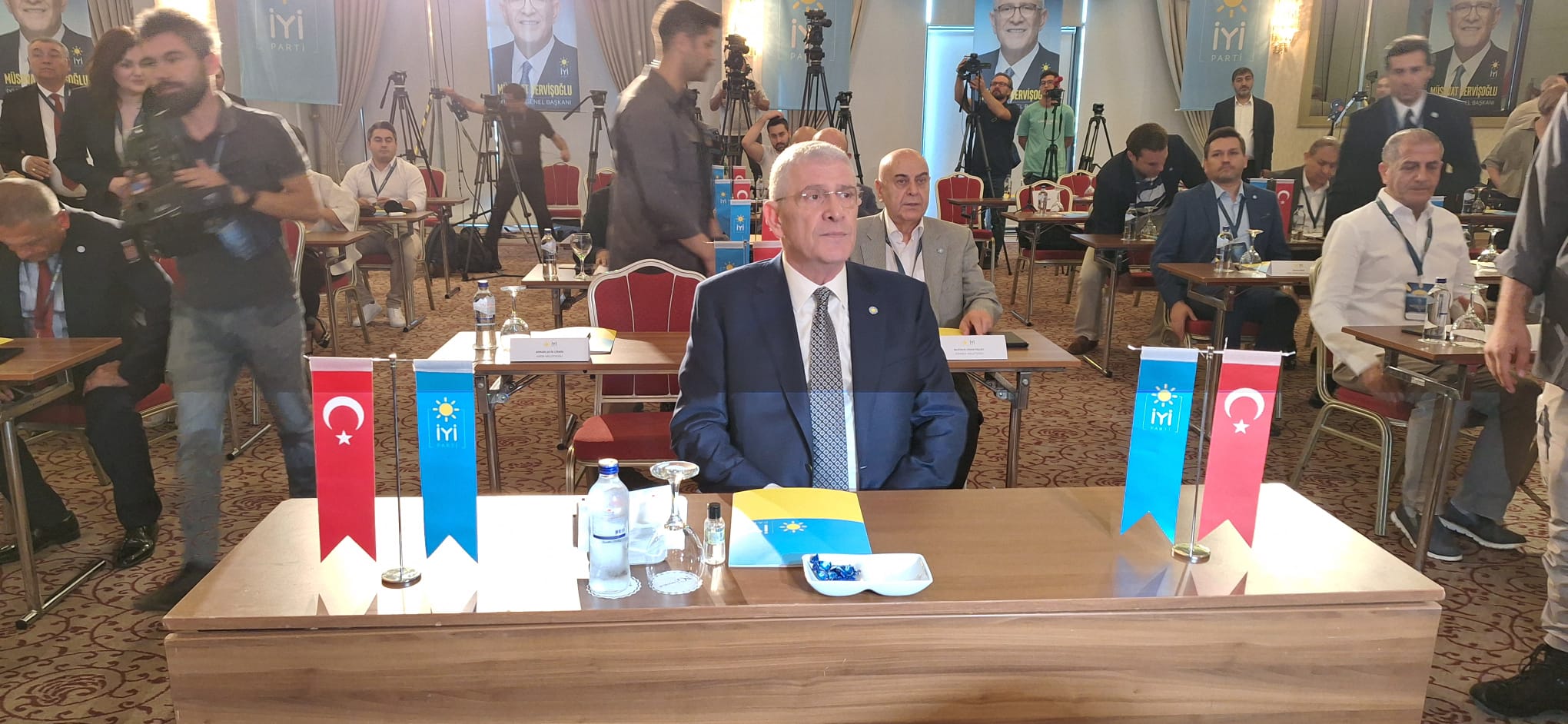 Müsavat Dervişoğlu: "Bu Bir Bayrak Koşusu Ve Haysiyet Davasıdır"
