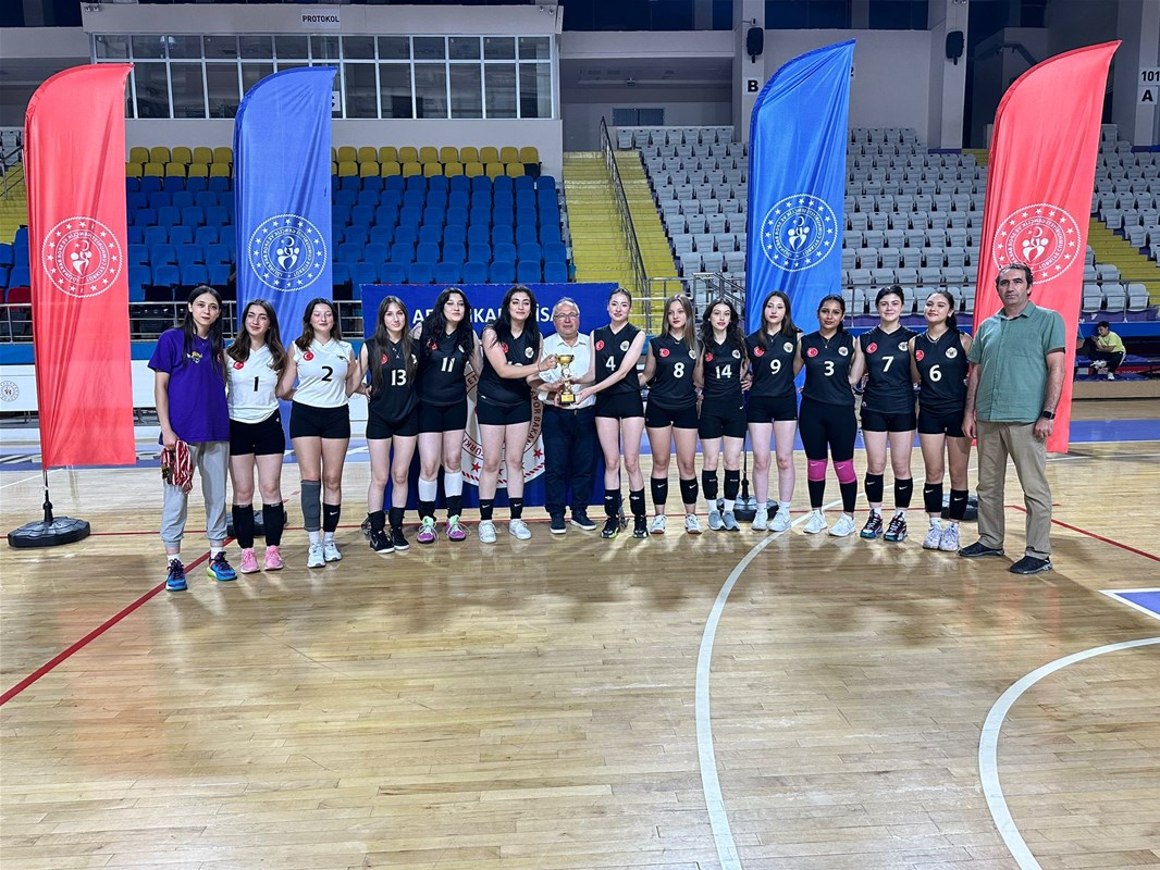 "AFYON'DA SPORUN GELİŞMESİ İÇİN ELİMİZDEN GELENİ YAPIYORUZ"