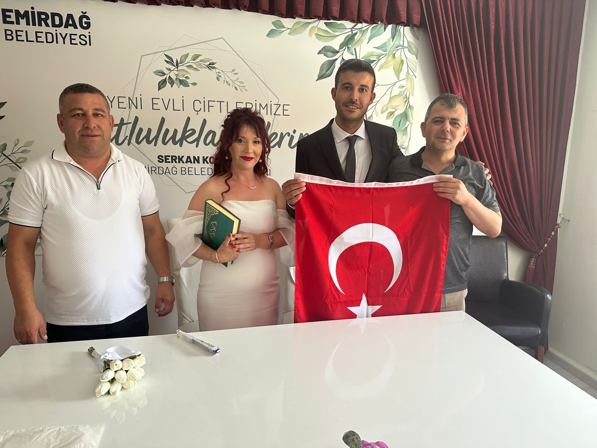 Gönüllere Taht Kuran Koyuncu Genç Çiftleri Mutlu Günlerinde Yalnız Bırakmadı