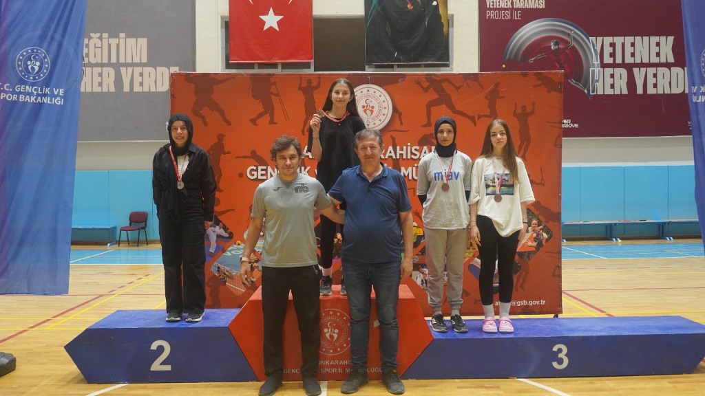15 TEMMUZ ŞEHİTLERİNİ ANMA BADMİNTON TURNUVASI SONA ERDİ