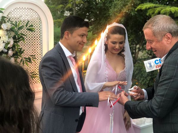 İYİ Partili Yunus'un Yüzüklerini Olgun Taktı