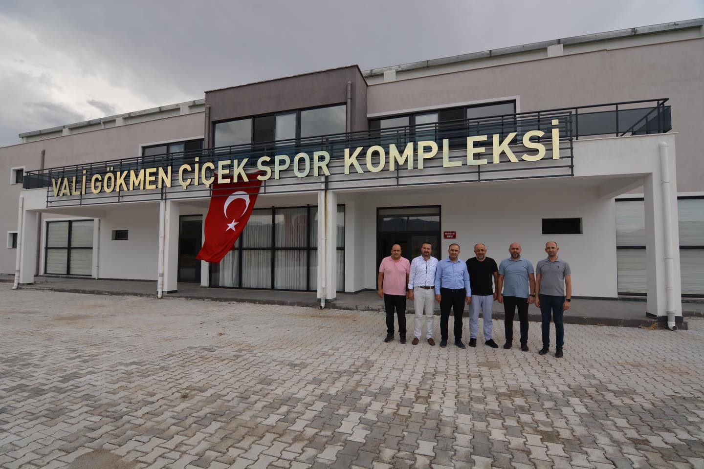 VALİ GÖKMEN ÇİÇEK SPOR SALONUNU YERİNDE İNCELEDİLER