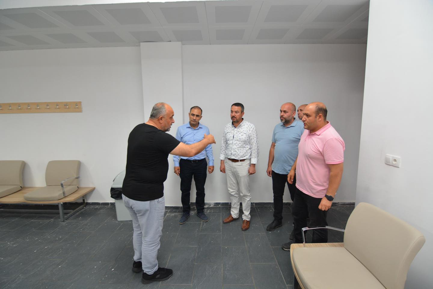 VALİ GÖKMEN ÇİÇEK SPOR SALONUNU YERİNDE İNCELEDİLER