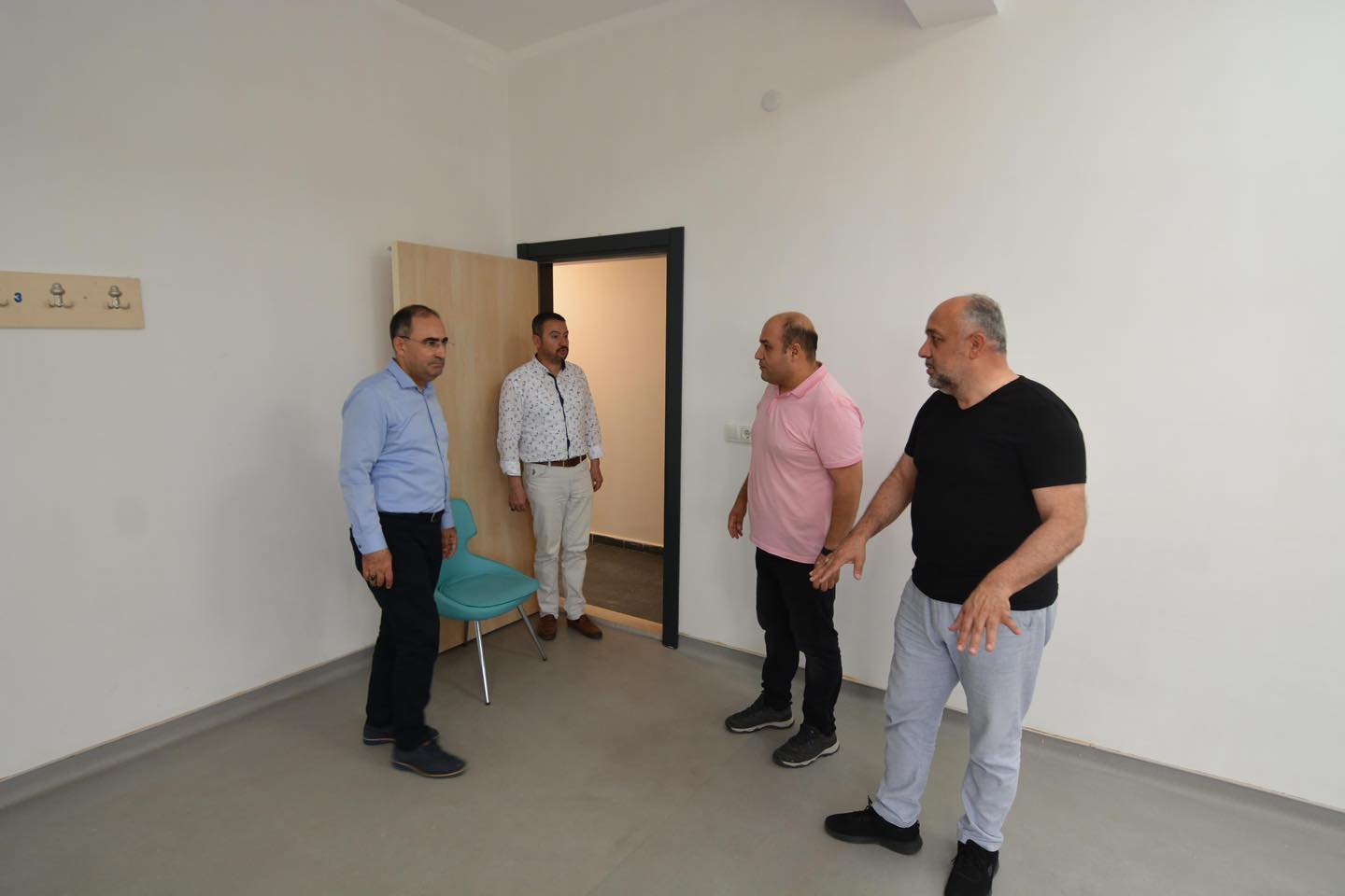 VALİ GÖKMEN ÇİÇEK SPOR SALONUNU YERİNDE İNCELEDİLER