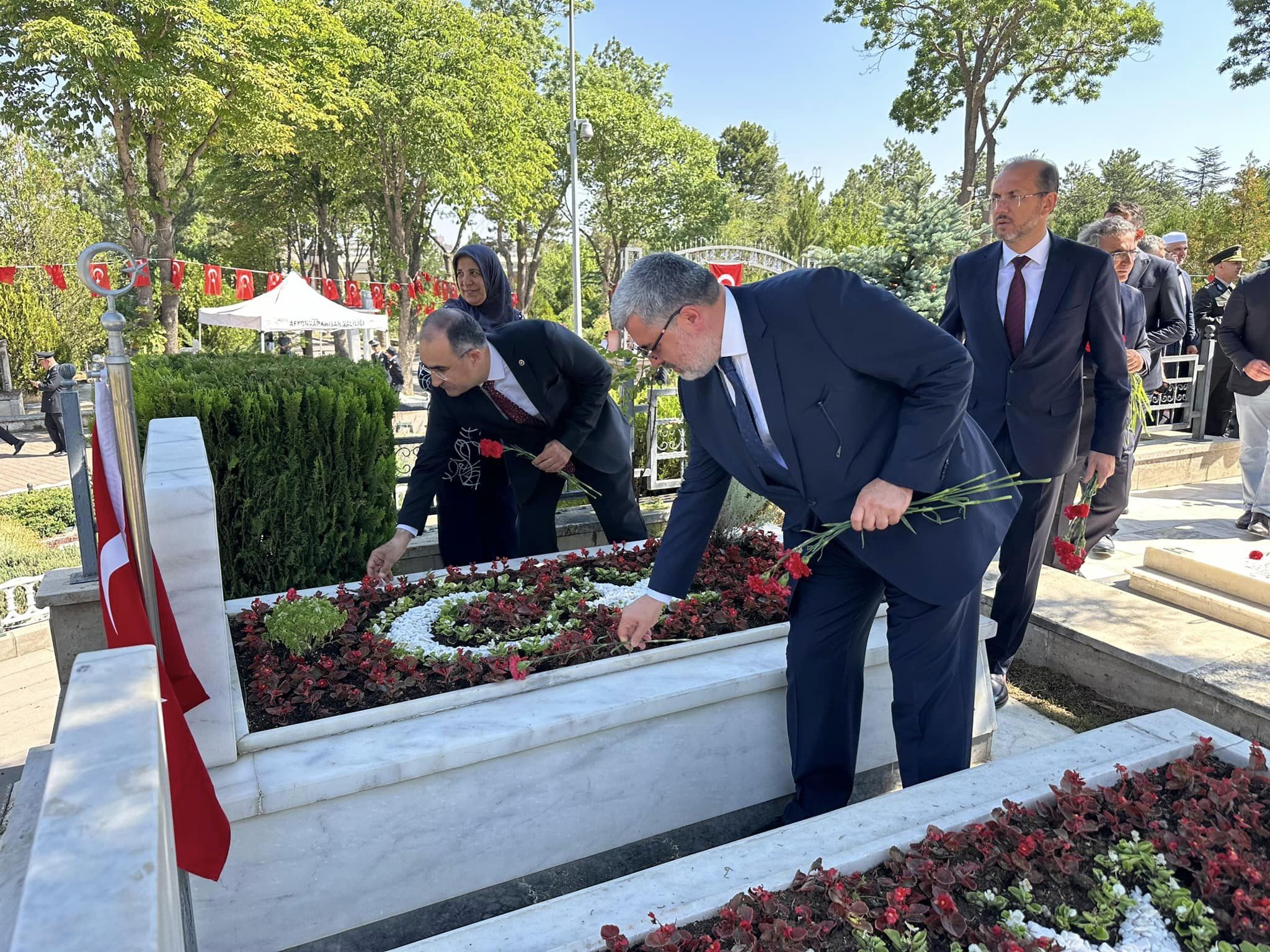 15 Temmuz Demokrasi ve Milli Birlik Günü'nde Aziz Şehitlerimiz Rahmetle Yad Edildi