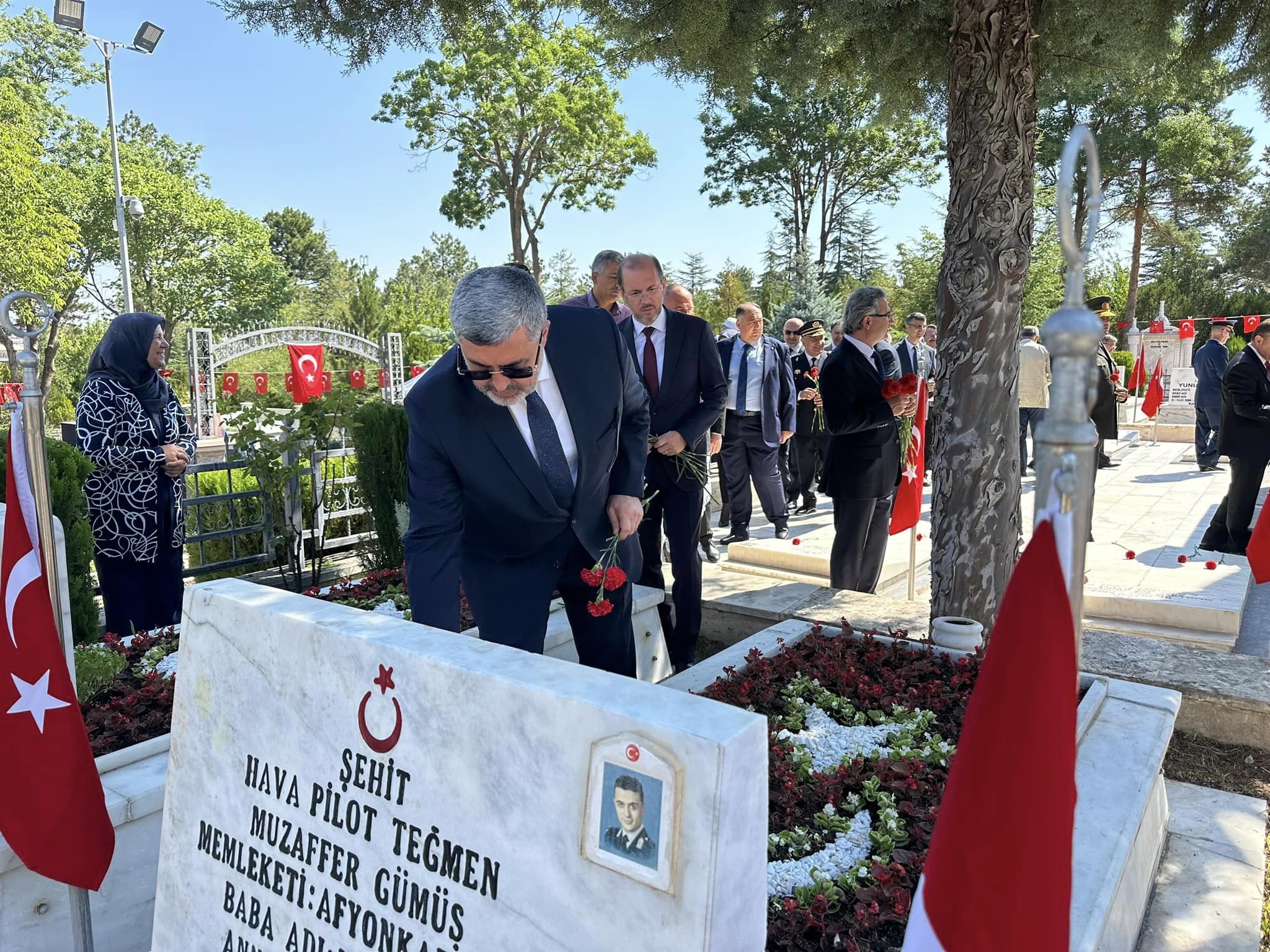 15 Temmuz Demokrasi ve Milli Birlik Günü'nde Aziz Şehitlerimiz Rahmetle Yad Edildi