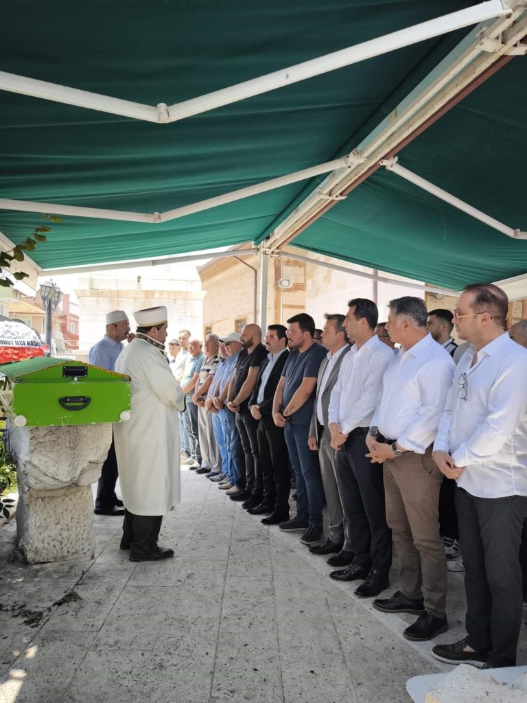 KANSERE YENİK DÜŞEN MUHTAR SON YOLCULUĞUNA UĞURLANDI