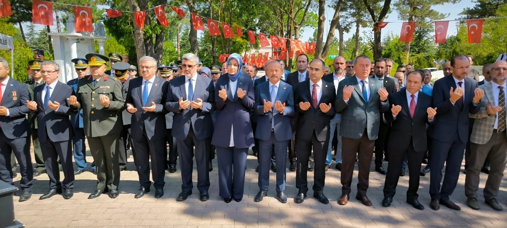 "15 TEMMUZ, ONURLANMAMIZI TEKRAR TEKRAR HİSSETMEMİZİ SAĞLAYAN BİR GECEDİR"