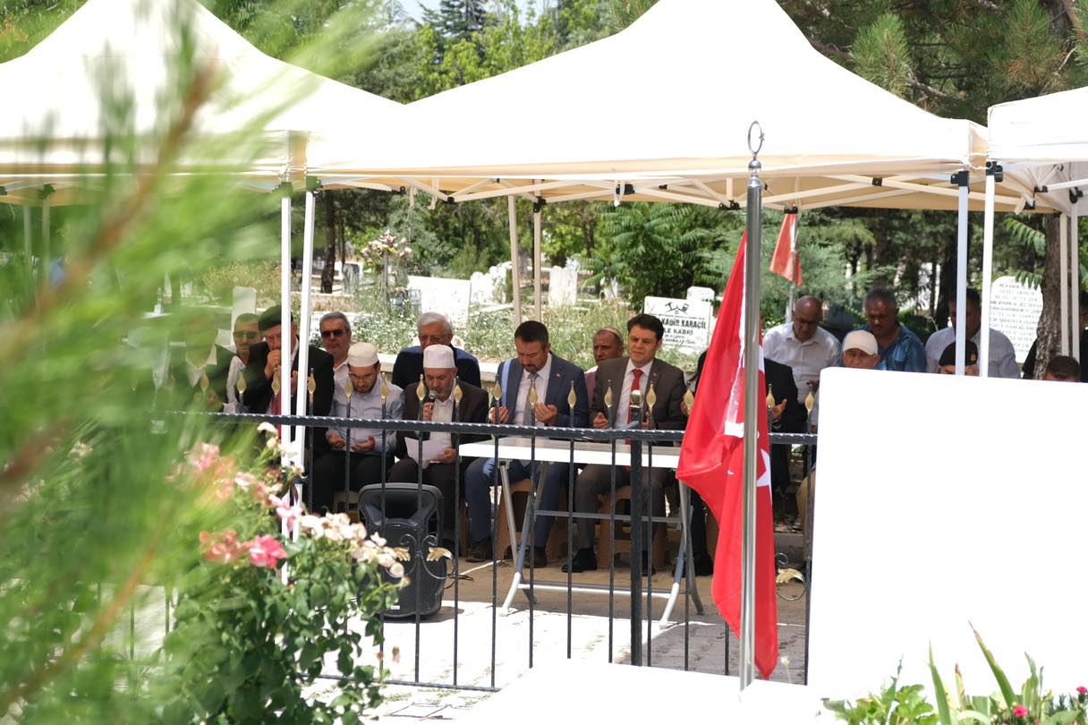 SANDIKLI'DA 15 TEMMUZ PROGRAMININ İLK ADRESİ  ŞEHİTLİKLER OLDU