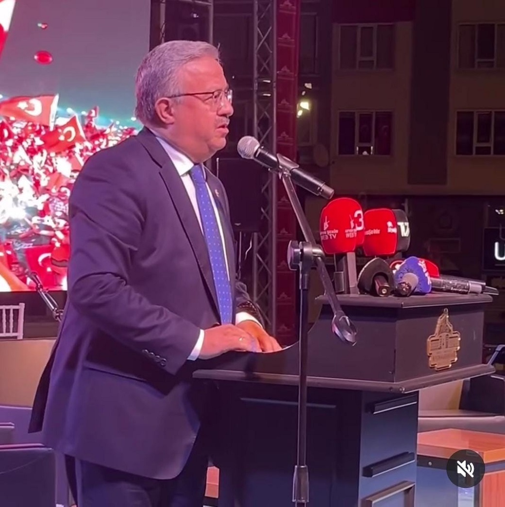 AK PARTİLİ YURDUNUSEVEN  ZAFER MEYDANINDA NET KONUŞTU