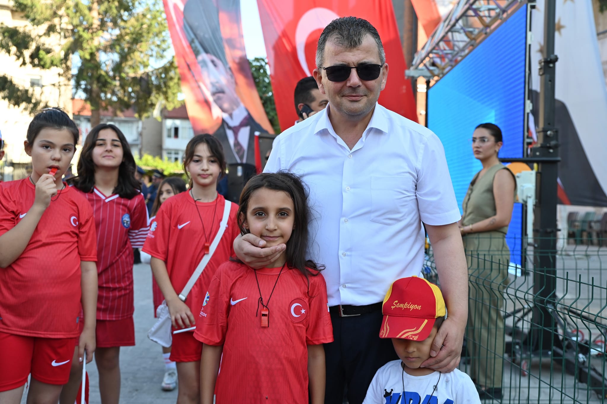 EMİRDAĞ BELEDİYESİ YAZ SPOR OKULLARI İÇİN GÖRKEMLİ AÇILIŞ