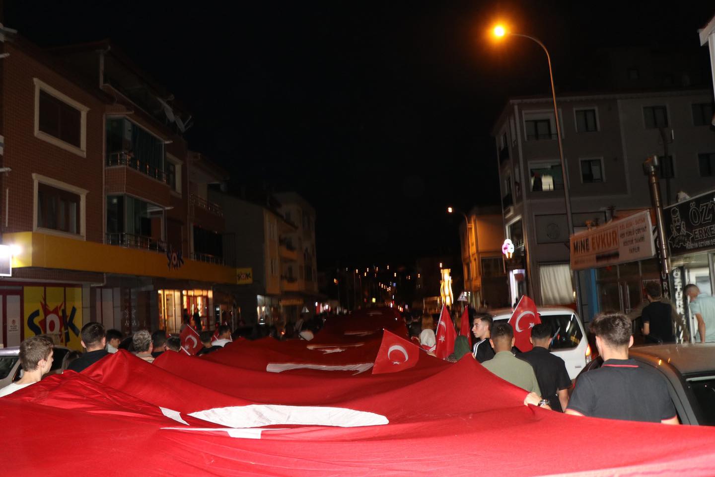 Dinar'da 15 Temmuz Şehitlerini Anma, Demokrasi Ve Millî Birlik Günü Coşkuyla Kutlandı
