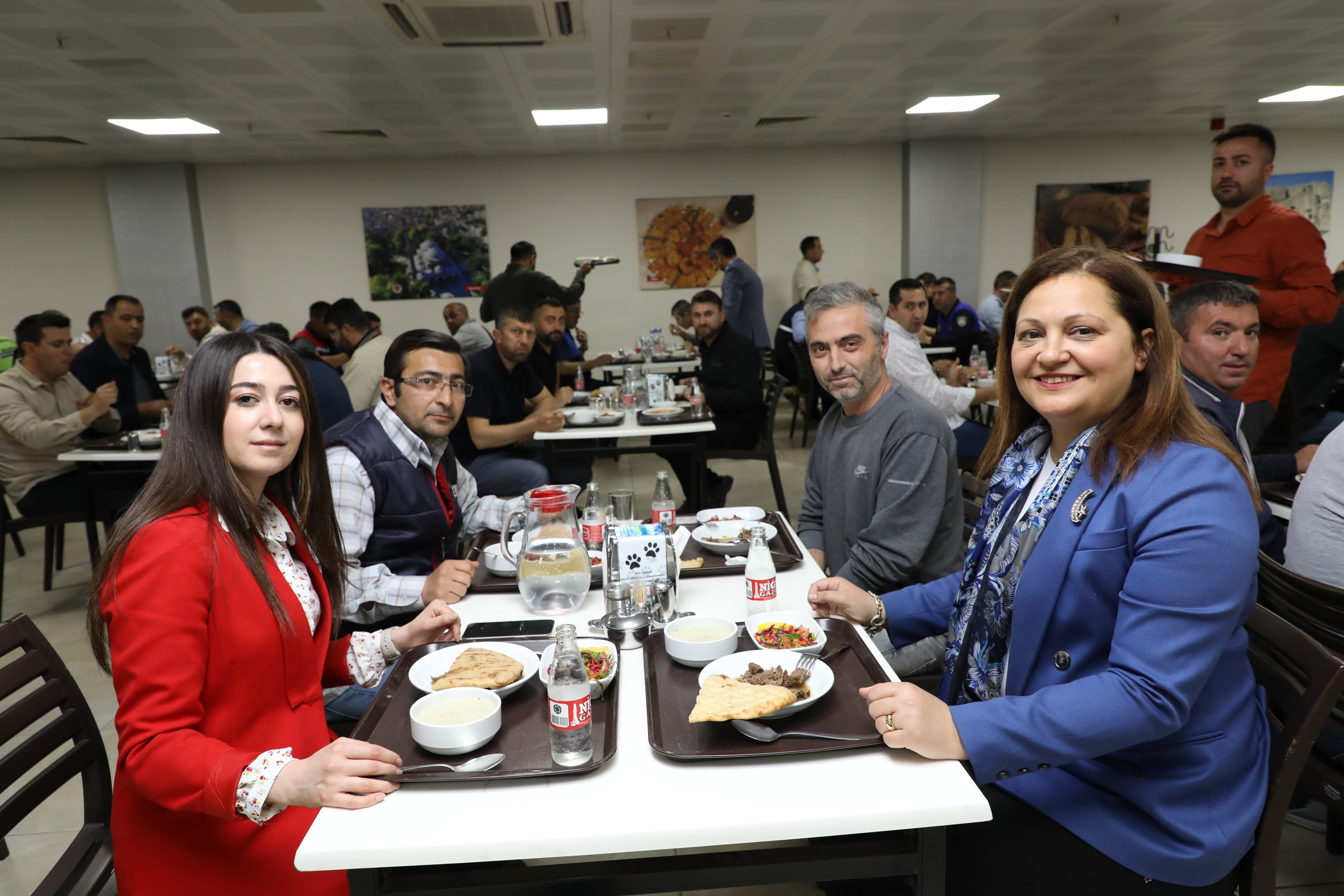 Başkan Köksal Sözünü Tuttu! Belediye´de En Düşük İşçi Maaşı 30 Bin 400 TL Oldu