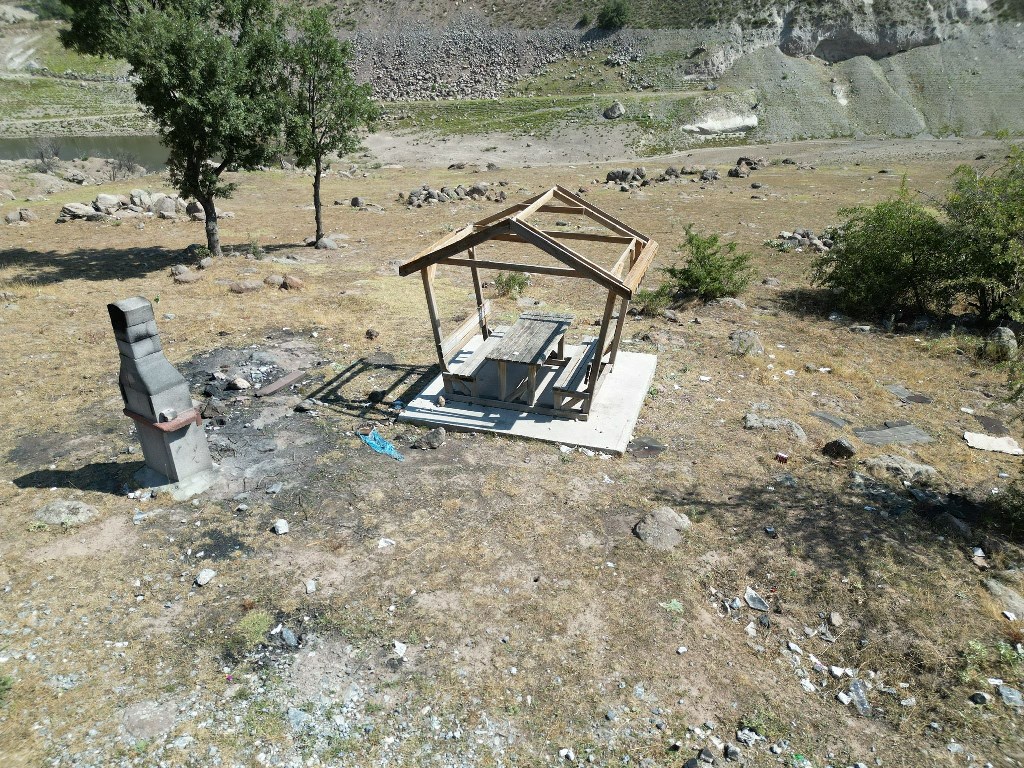 YEDİKAPI BARAJI GÖLETİ KURUMA NOKTASINA GELDİ