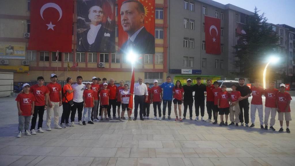15 TEMMUZ ŞEHİTLERİNİ ANMA SANCAK KOŞUSU AFYON'DA DÜZENLENDİ