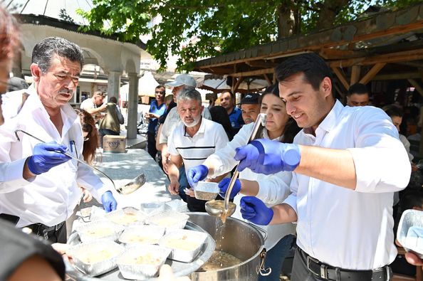 Emirdağ Belediyesi Aşure Geleneğini Sürdürüyor