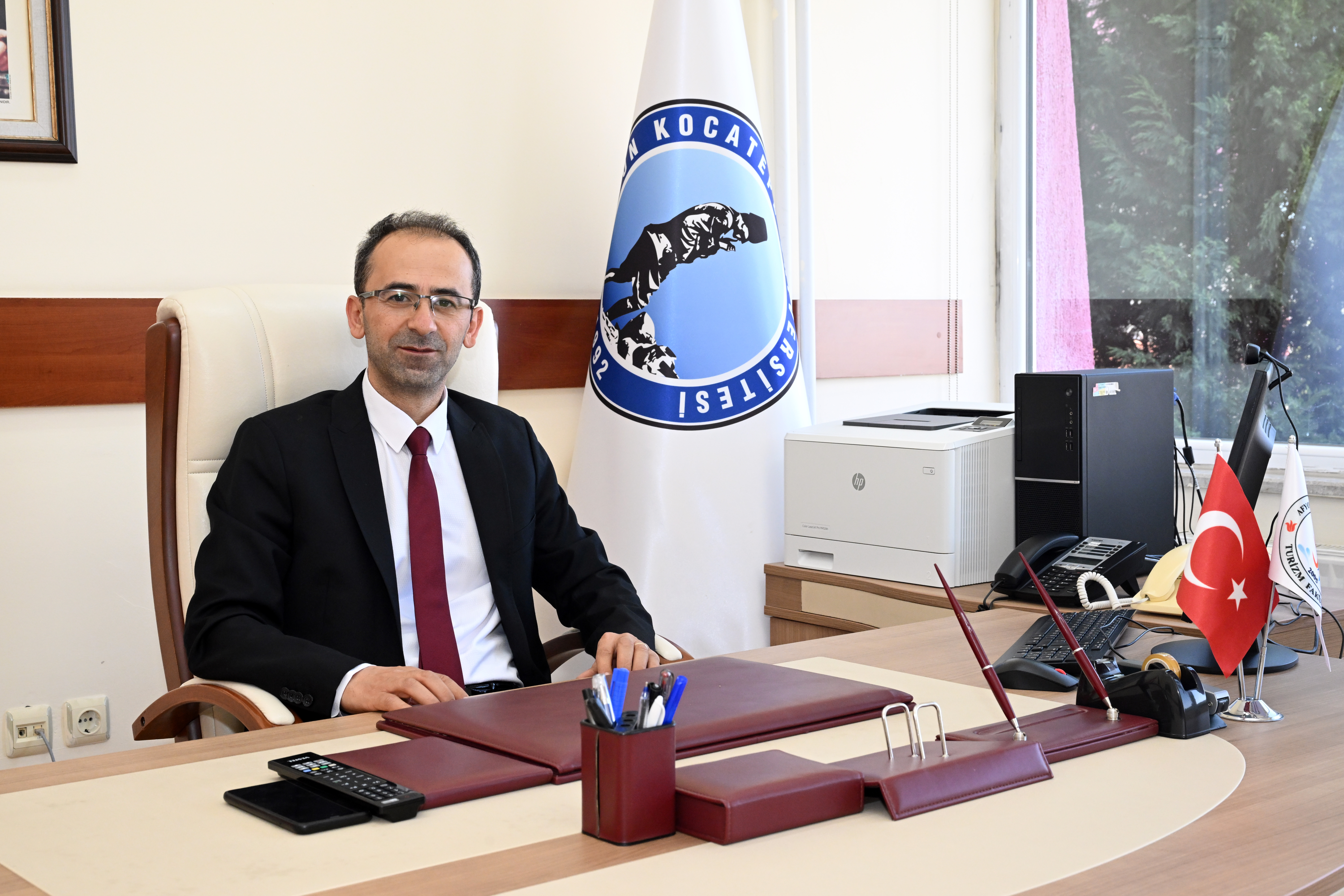 AKÜ GSF ve Turizm Fakültesi Dekanlıklarına Atamalar Yapıldı