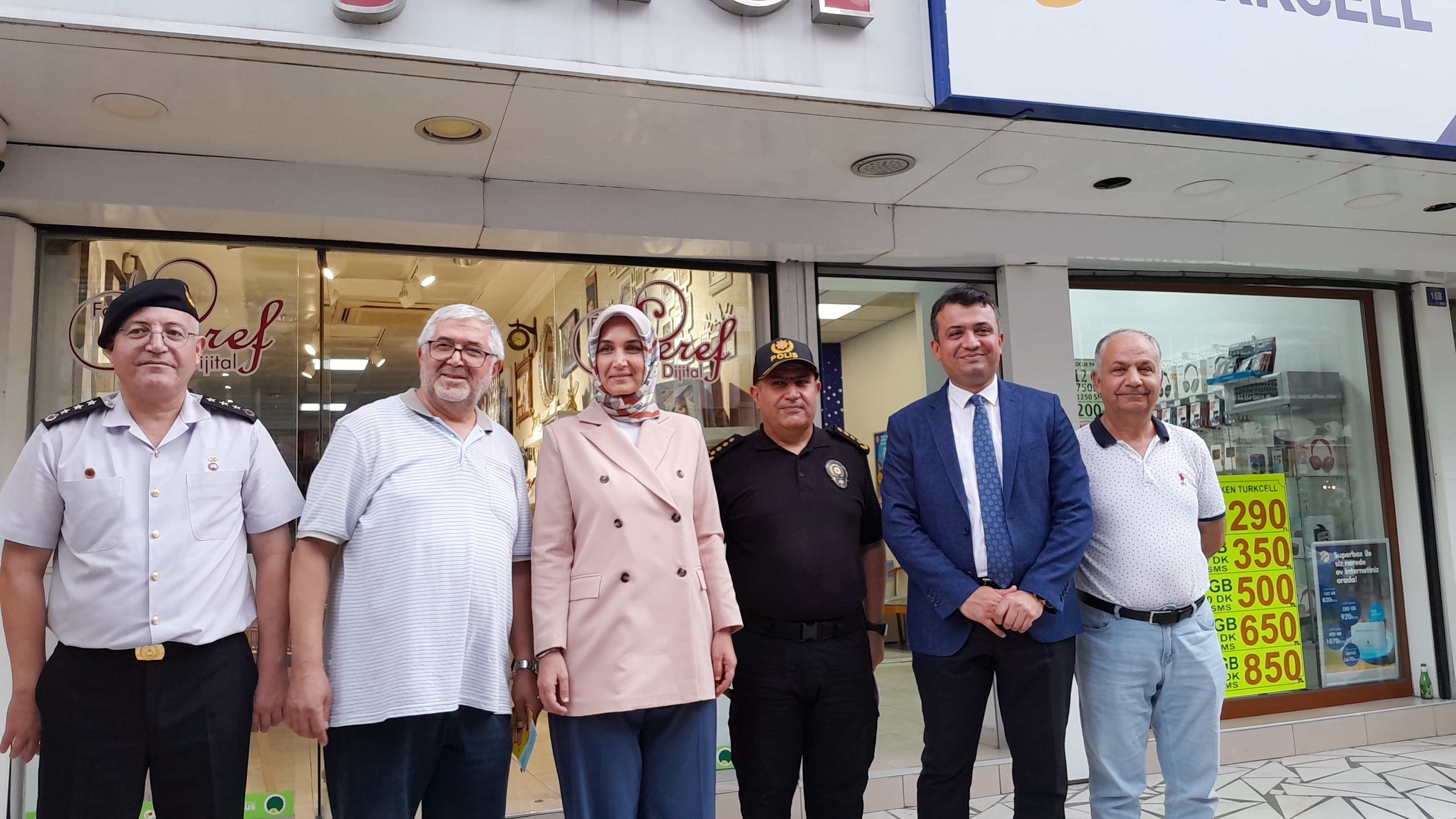 Devlet Ana Sevgi Yolu Esnafıyla Kucaklaştı