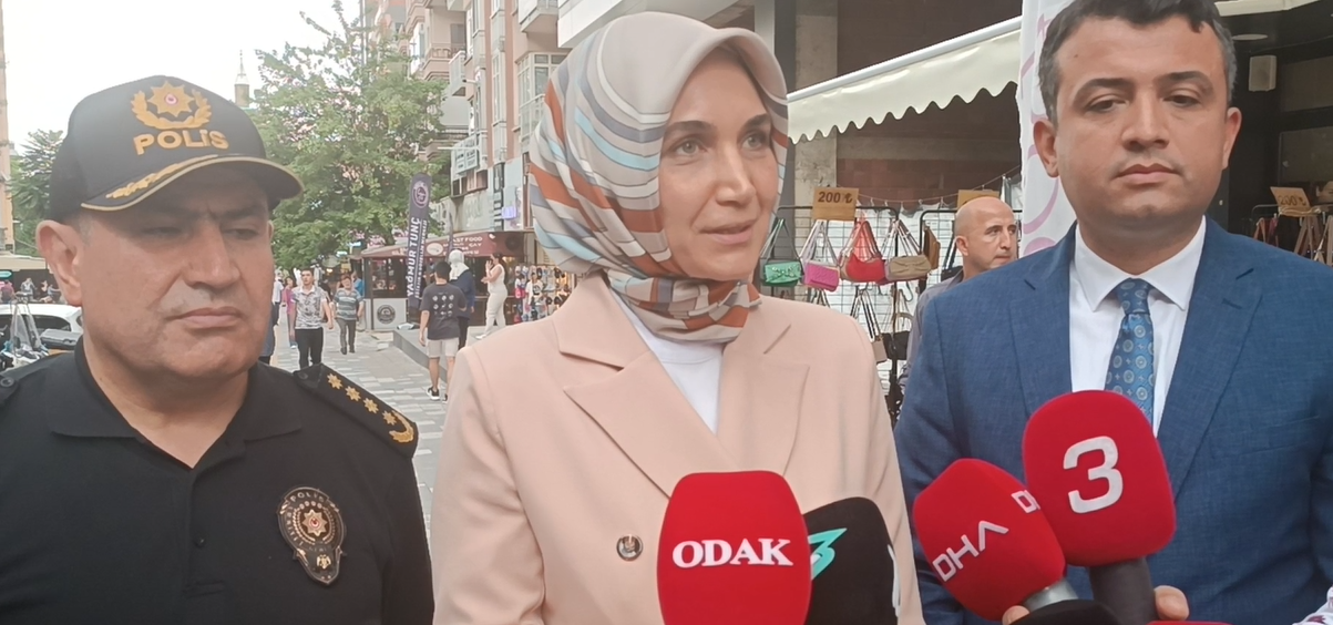 Devlet Ana Sevgi Yolu Esnafıyla Kucaklaştı