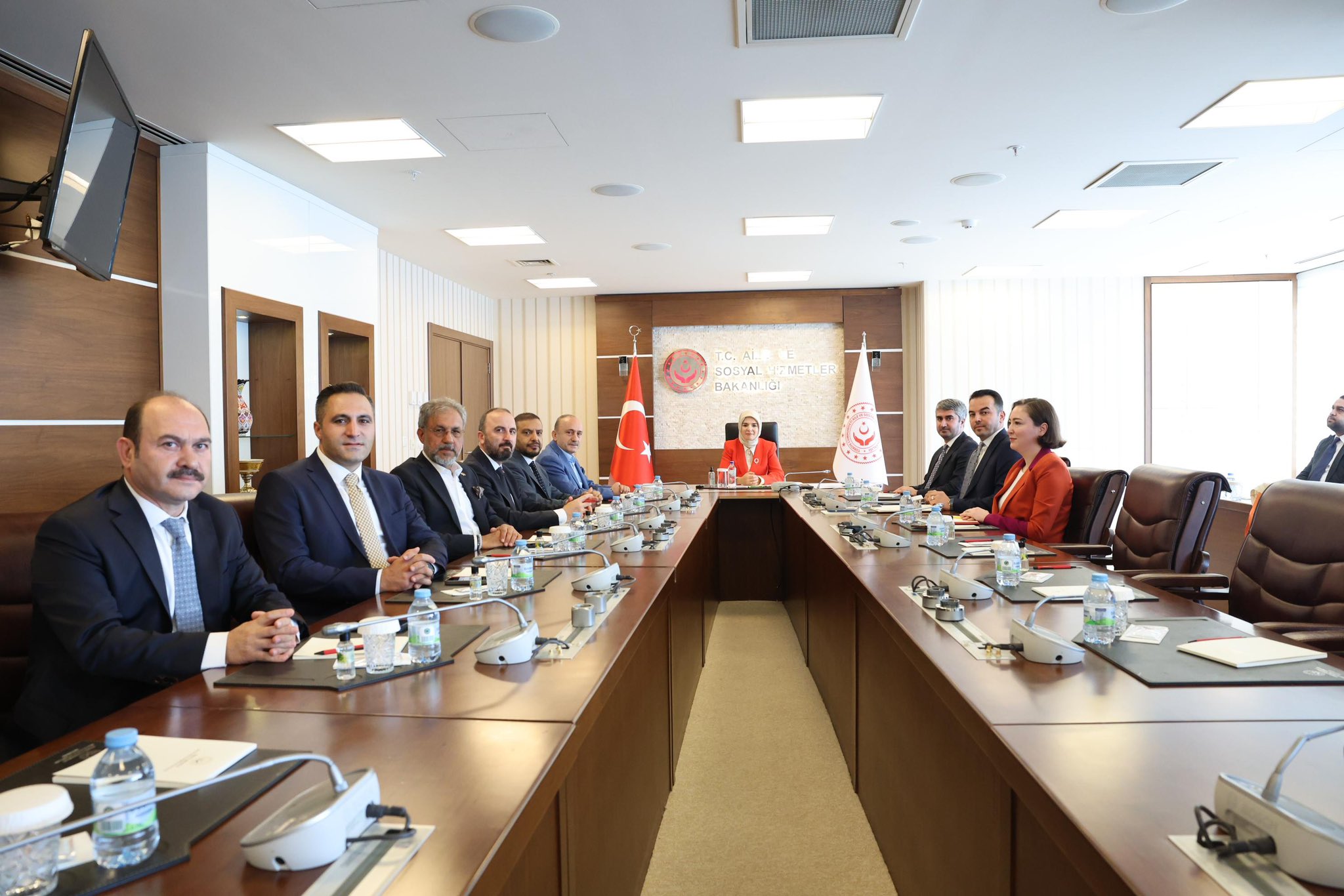 Afyonlu Bakan’ın Ankara Gündemi Yoğun
