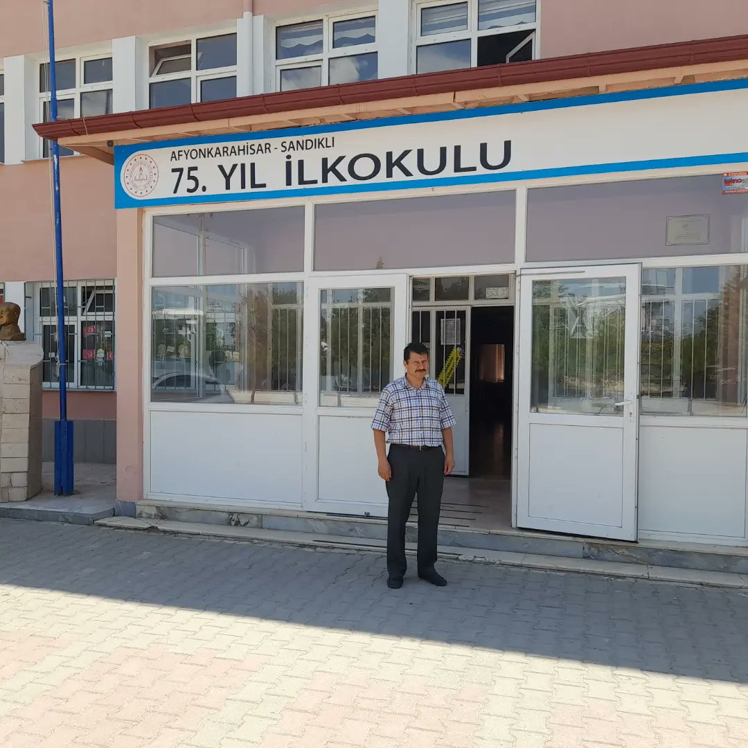 Sandıklı'nın Sevilen Eğitimcisi Yeni Görev Yerini Paylaştı