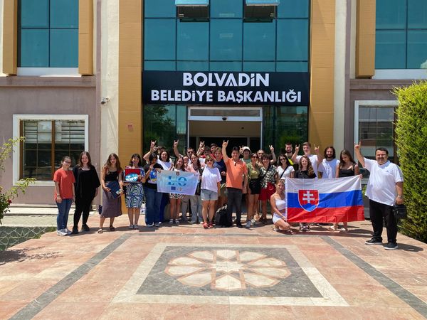 Başkan Aynacı, Uluslararası Ekibi Ağırladı