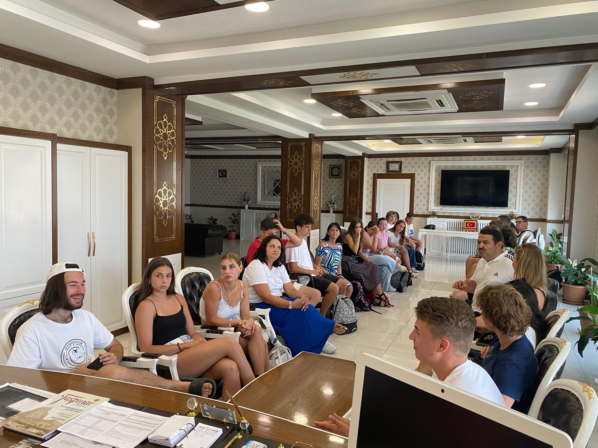 Başkan Aynacı, Uluslararası Ekibi Ağırladı