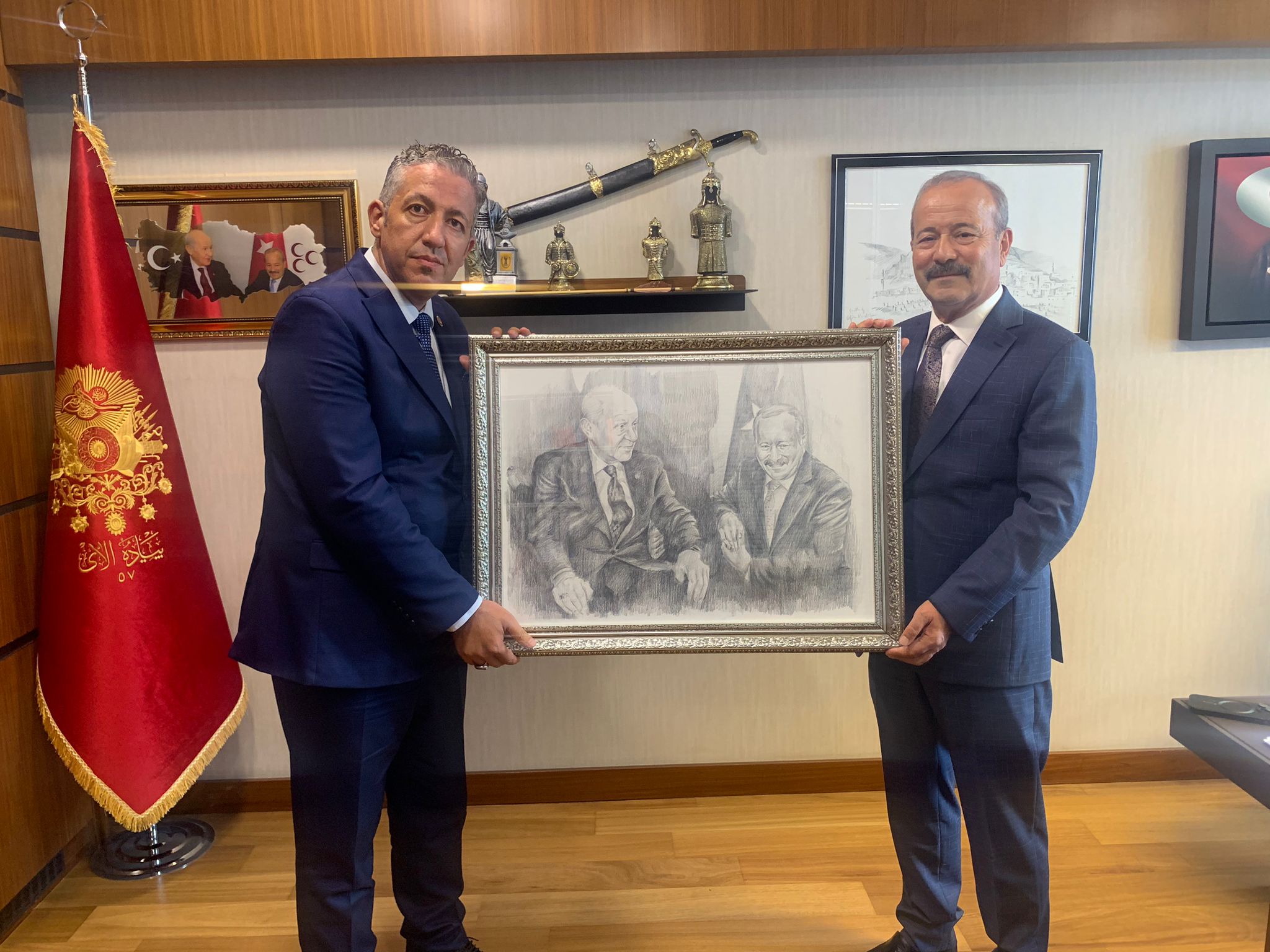 Müdür Altaş’tan MHP’li Taytak’a  Anlamlı Hediye