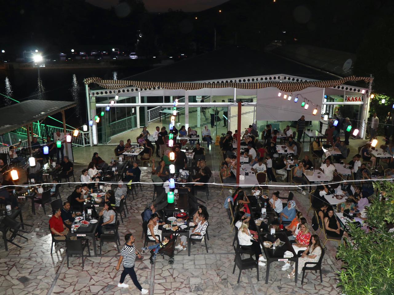 DİNAR'DA MÜZİK DOLU GECEDE BİR ARAYA GELDİLER