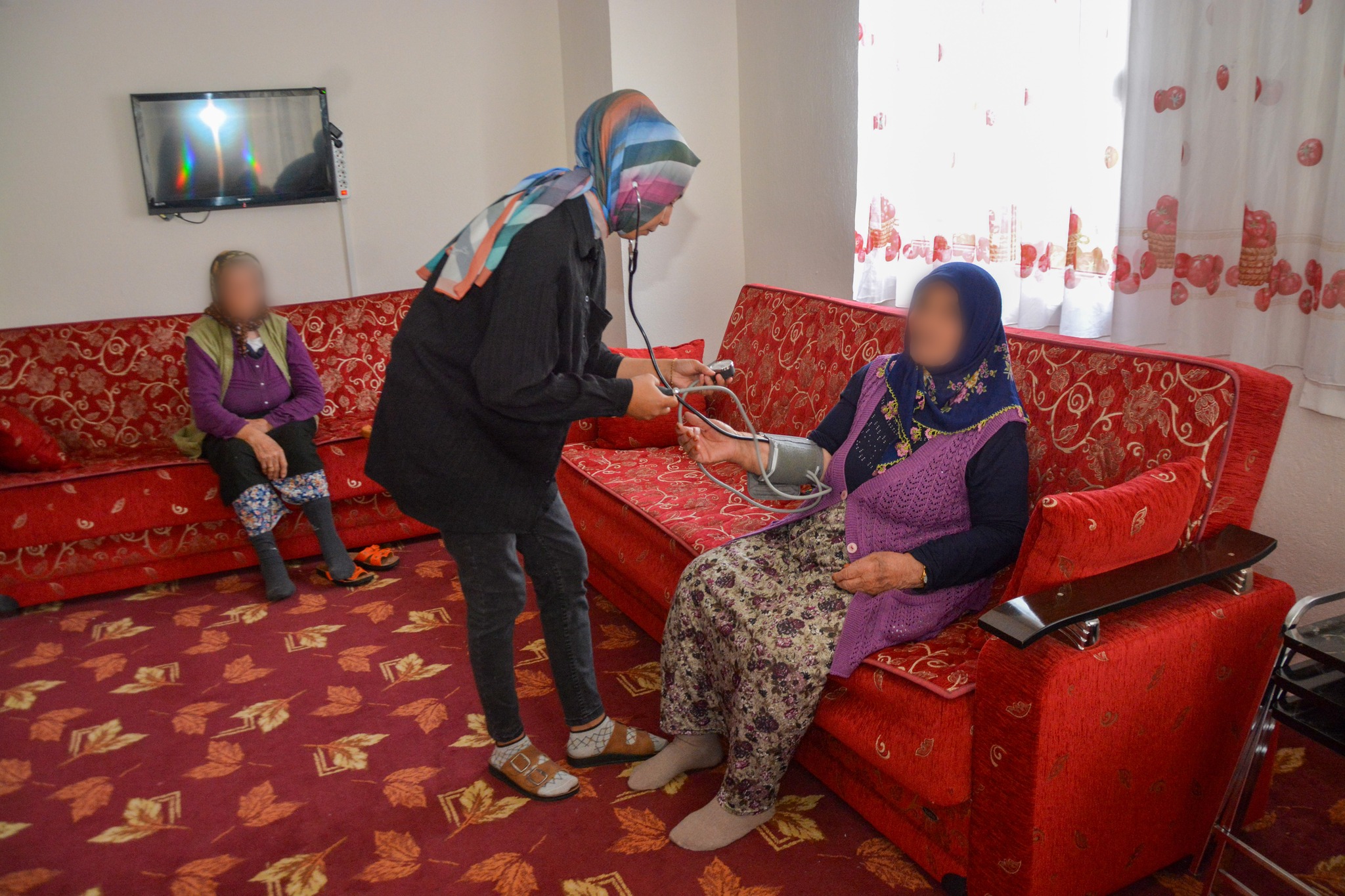 Sandıklı Çınaraltı Alzheimer Gündüz Yaşam Konağı’nda Keyifli Piknik Etkinliği