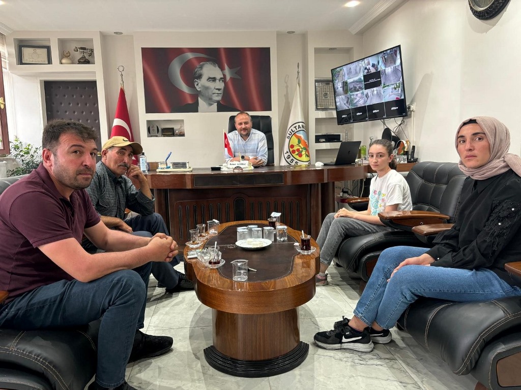 MASTERCHEF AYŞE EKİZ BAŞKAN ALDIRMAZ'I ZİYARET ETTİ