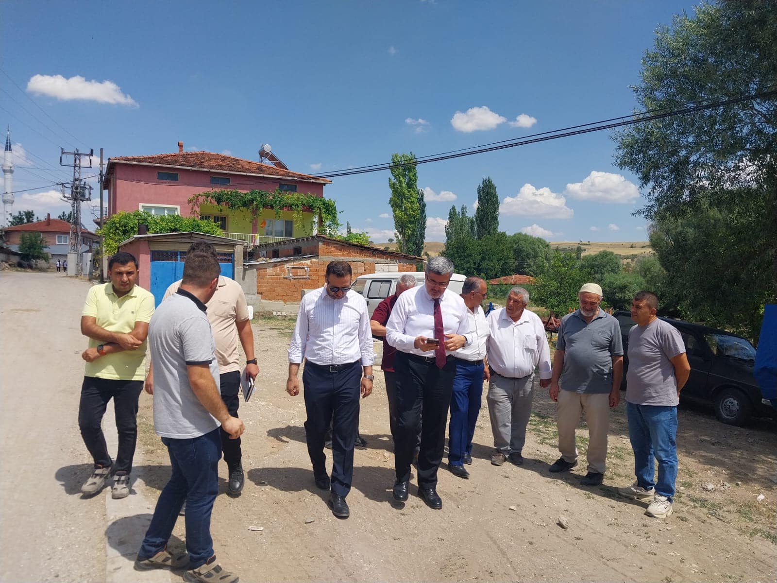 Özkaya Köydeki Asfalt Çalışmalarını Yerinde İnceledi
