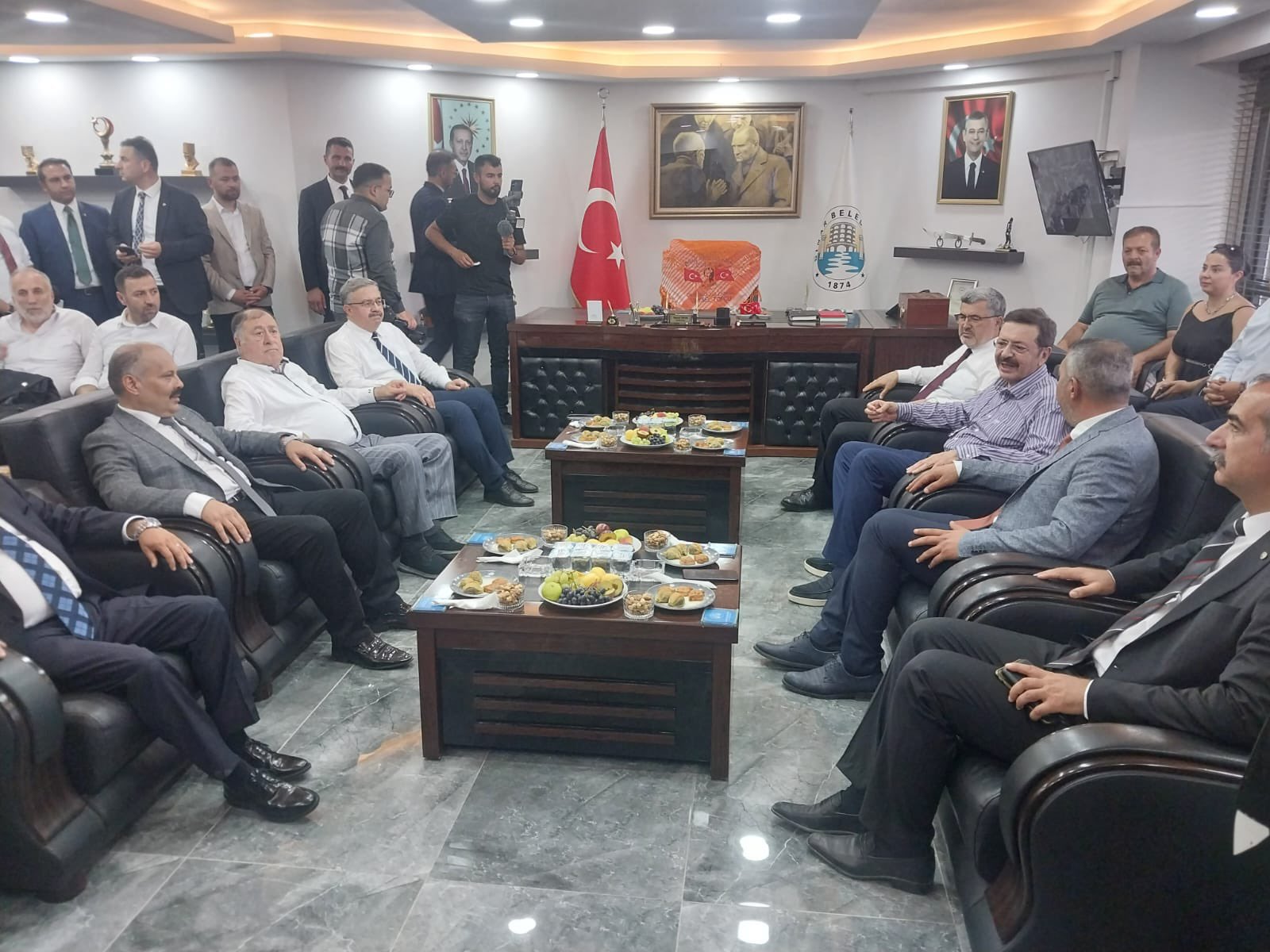 TOBB BAŞKANI HİSARCIKLIOĞLUNDAN  BAŞKAN TOPÇU'YA ZİYARET