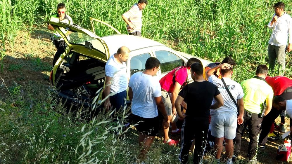 Bebeğini Göremeden Hayatını Kaybetti: Kazada ağır yaralanan hamile kadın operasyonla alınan bebeğini göremedi