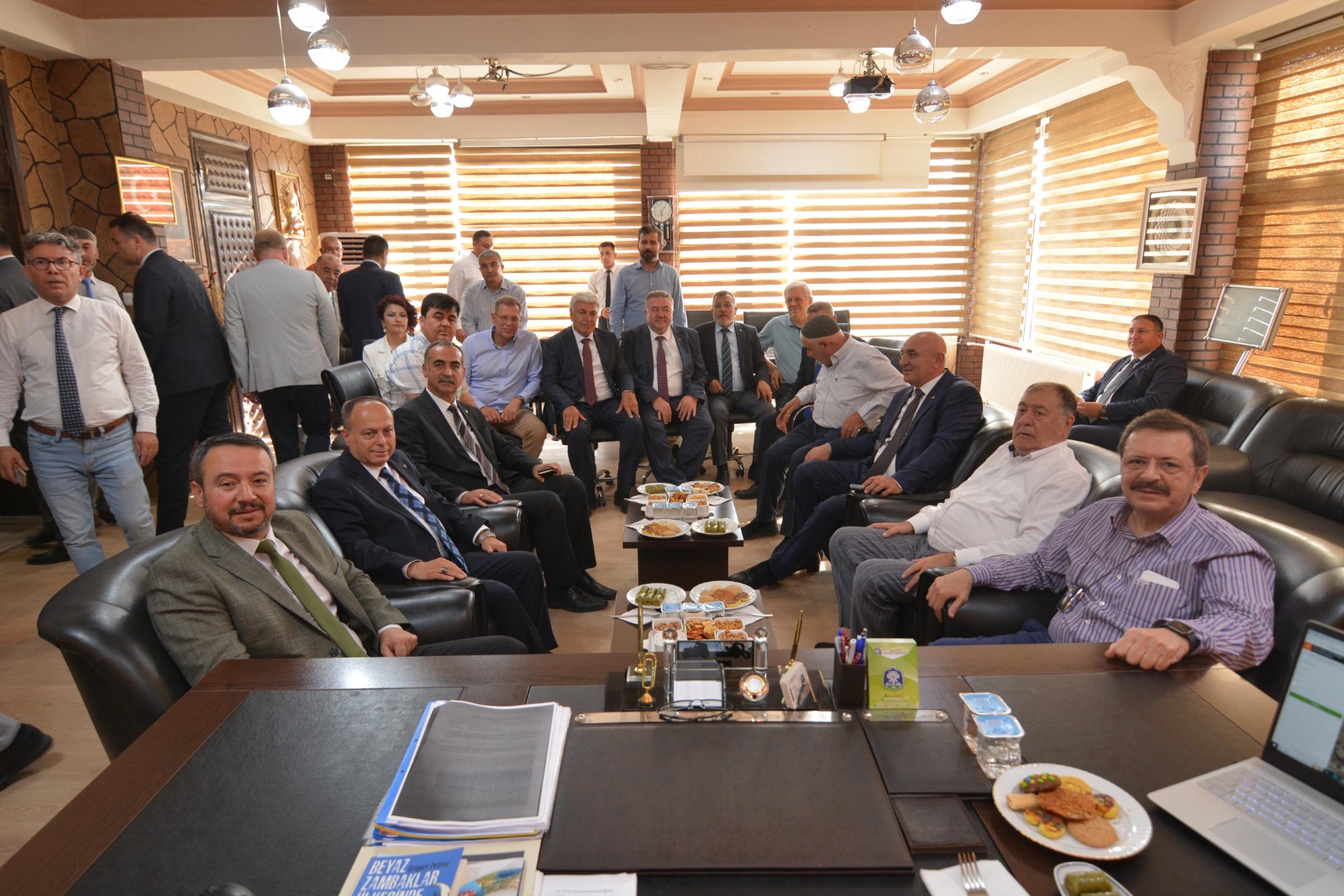 TOBB Başkanı Rifat Hisarcıklıoğlu'ndan Sandıklı'ya Okul Müjdesi