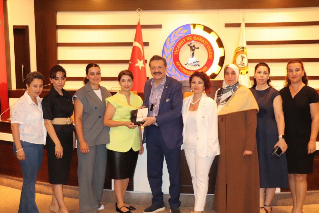 TOBB BAŞKANI HİSARCIKLIOĞLU ATSO'DA İSTİŞARE TOPLANTISI YAPTI