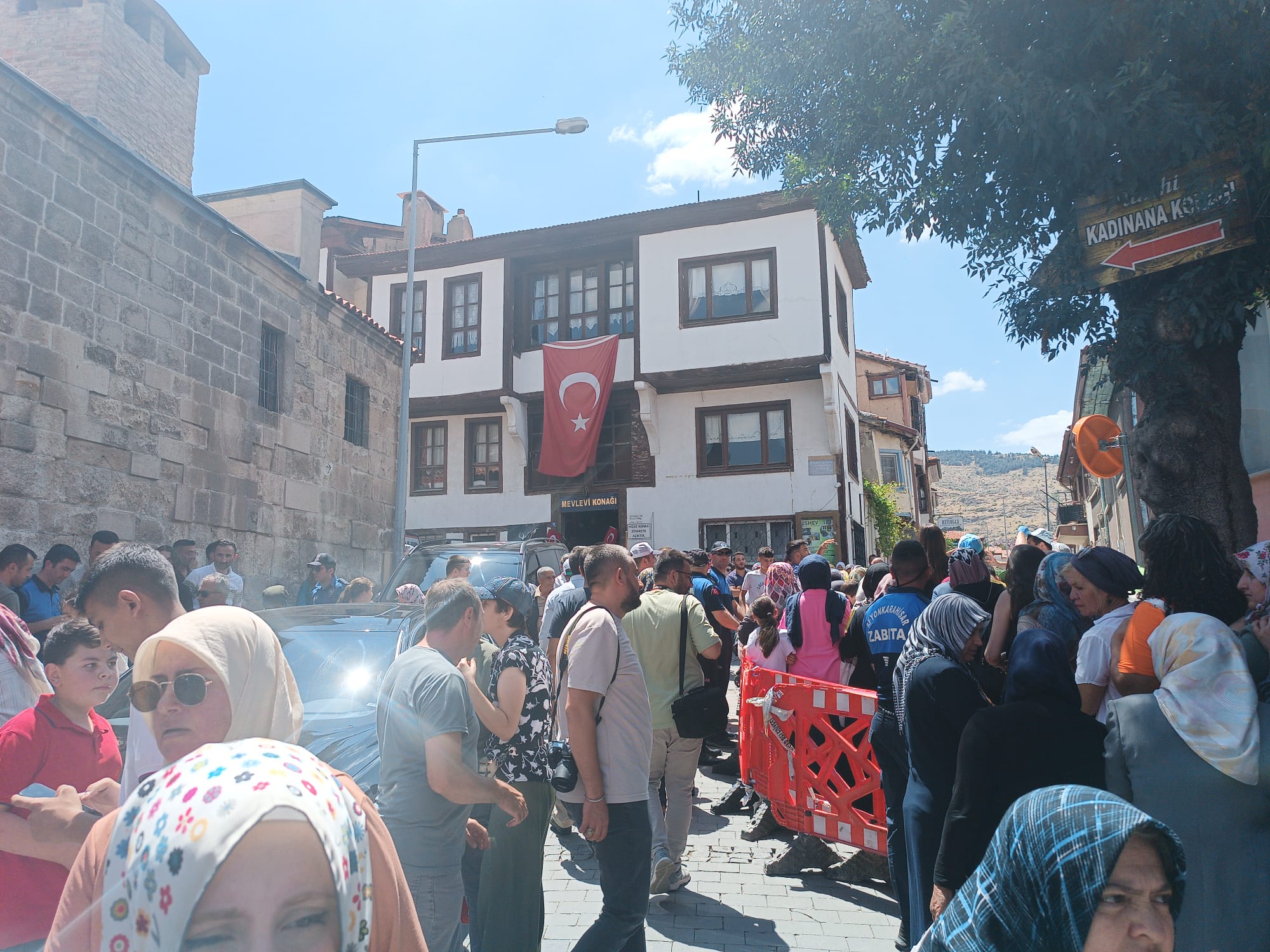 Afyon'da 40 Hatimli Aşure Dağıtıldı