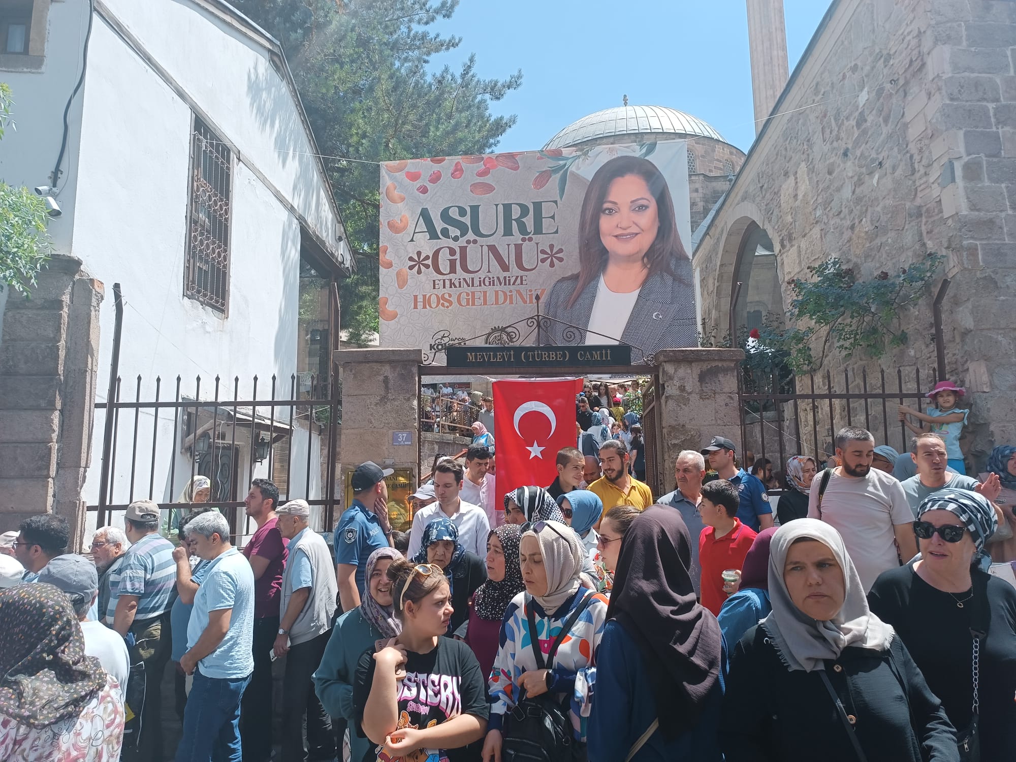 Afyon'da 40 Hatimli Aşure Dağıtıldı