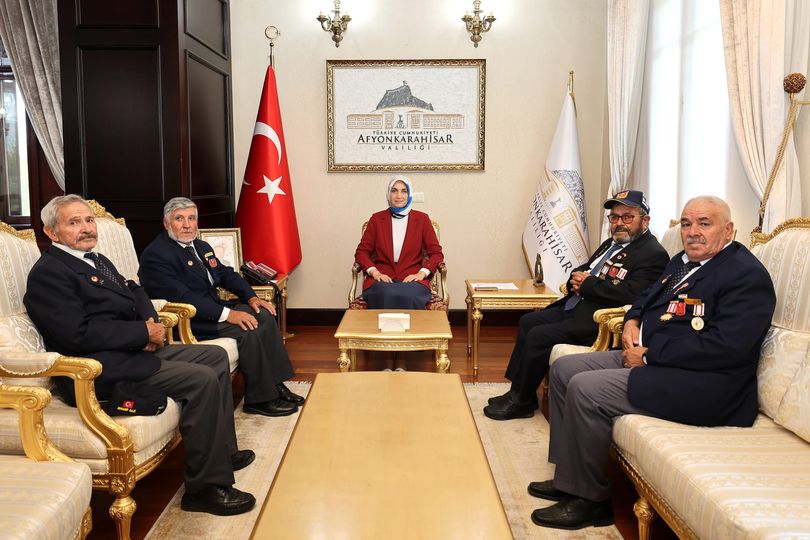 Afyonkarahisar Valisi Yiğitbaşı, Gazileri Makamında Kabul Etti