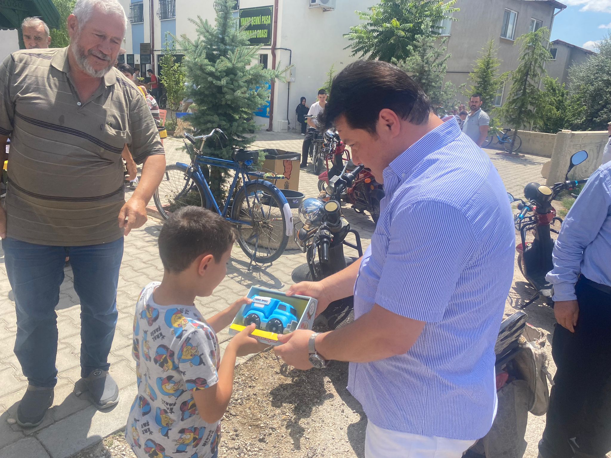 Bolvadin Belediye Başkanı Derviş Aynacı Vatandaşlarla Buluştu