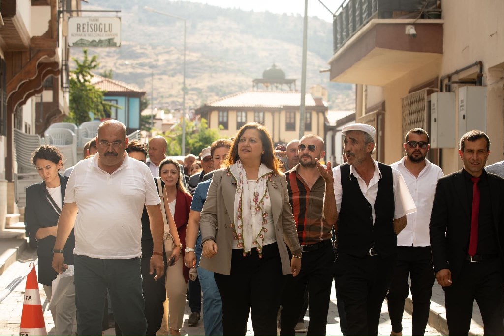 "TARİHİ BÖLGELERİ AFYON'UN TURİZMİNE KAZANDIRMAK İSTİYORUZ"