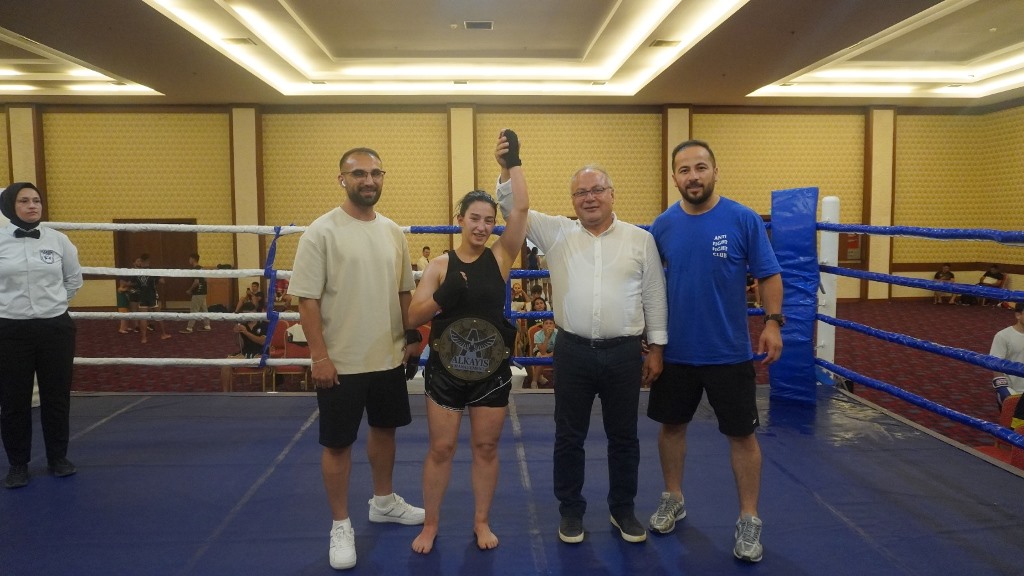 MUAY THAİ ALKAYIŞ MÜSABAKALARI YAPILDI