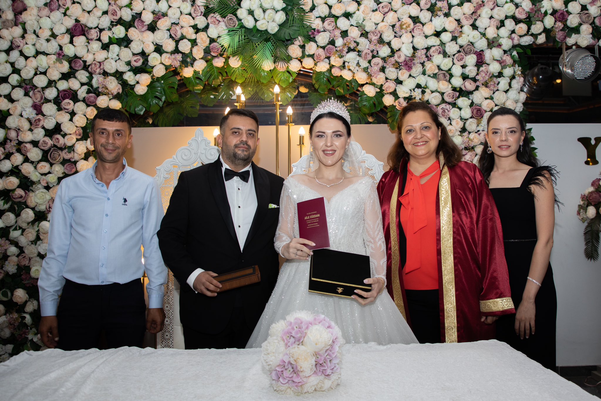 Başkan Burcu Köksal, Genç Çiftlerin Mutlu Gününde Yanlarında Oldu