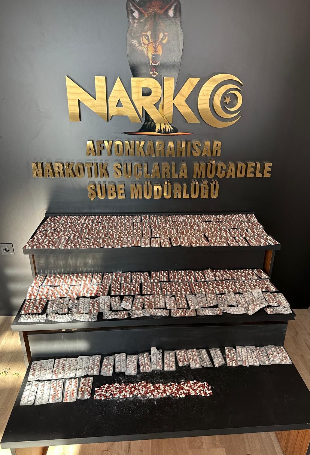 NARKOTİK OPERASYONUNDA BÜYÜK BAŞARI: BİNLERCE SENTETİK ECZA ELE GEÇİRİLDİ