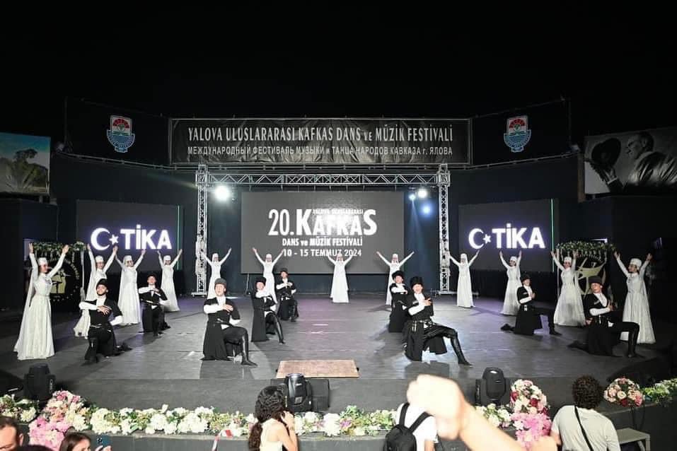 KAFKAS DANSLARI GECESİNE AFYON'DAN YOĞUN KATILIM