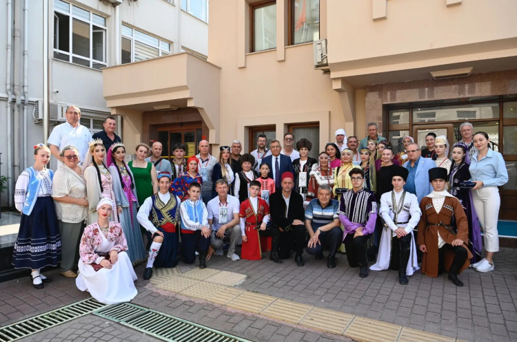 VALİ YARDIMCISI ATÇI TÜRK BOYLARI ŞÖLENİ İÇİN GLEN MİSAFİRLERİ AĞIRLADI