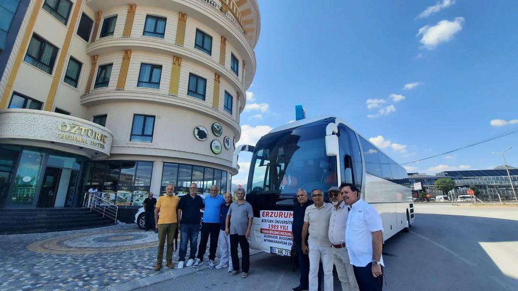 AFYON'DA KEŞKEK VE DOSTLUK RÜZGÂRI